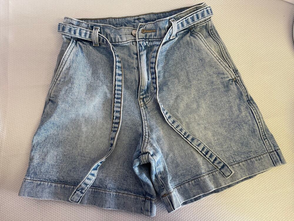 Calvin Klein Jeans A-Line Denim Shorts High Rise Light Wash Size 24